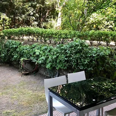 Apartment House With Garden Baia Dei Saraceni