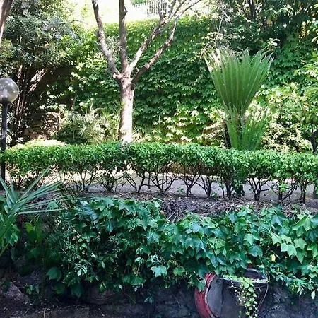 Apartment House With Garden Baia Dei Saraceni *