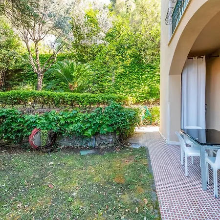 House With Garden Baia Dei Saraceni * Varigotti